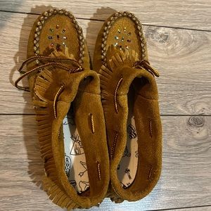 Hand Made Hiawatha Mocassin